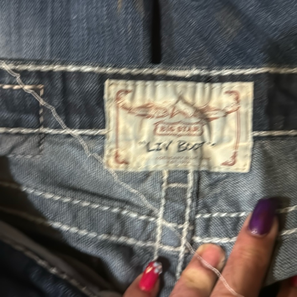 Big star jeans it have lots of good brands I’m putting up tonight